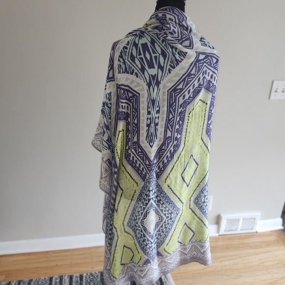 Stella and dot Gray and Blue Patterned Scarf - Picture 2 of 3